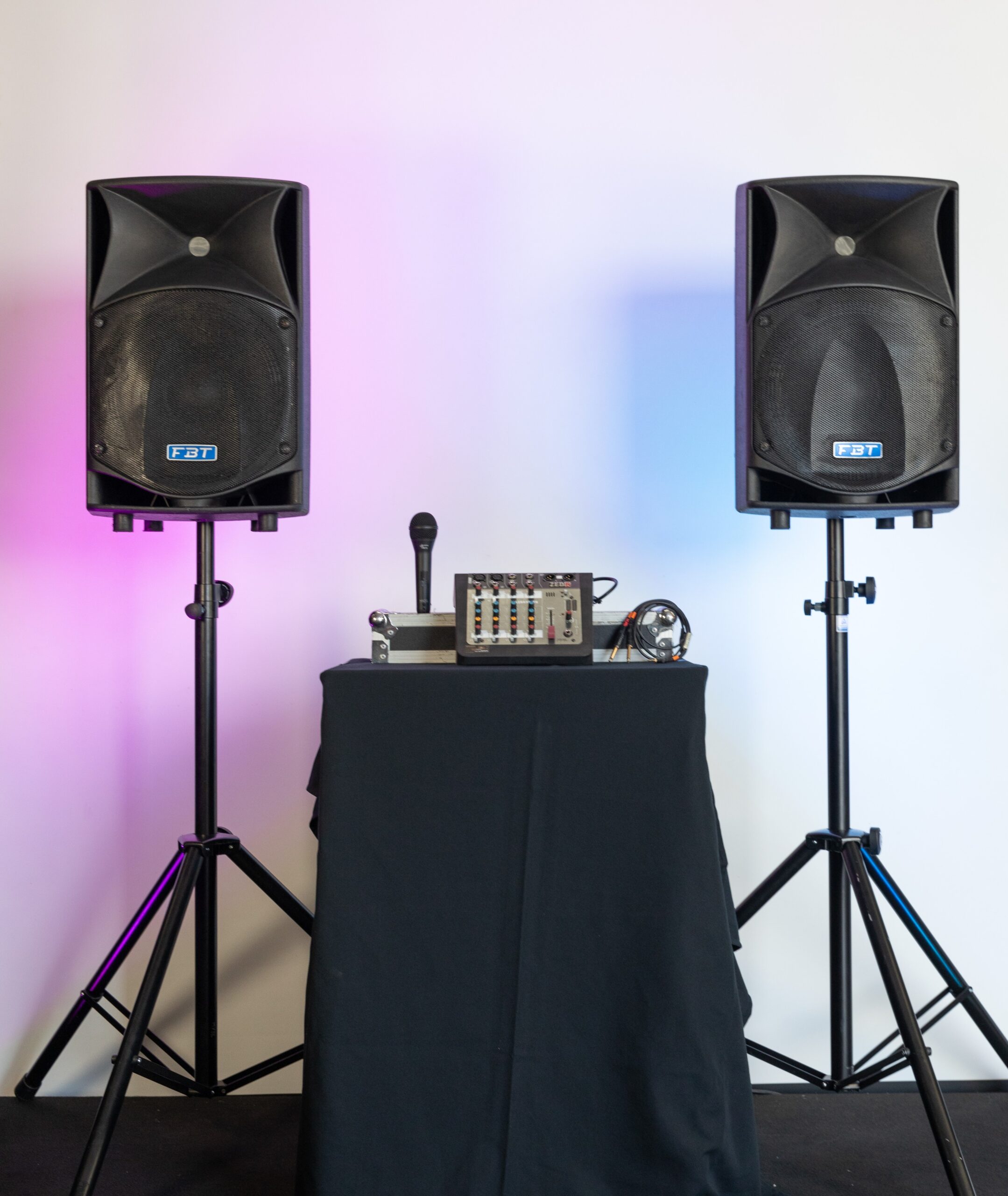 #1 – Turn up the Beats – 1800 Watt Speaker Package